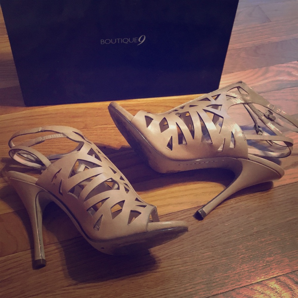 Boutique 9 tan strapy sandals.
